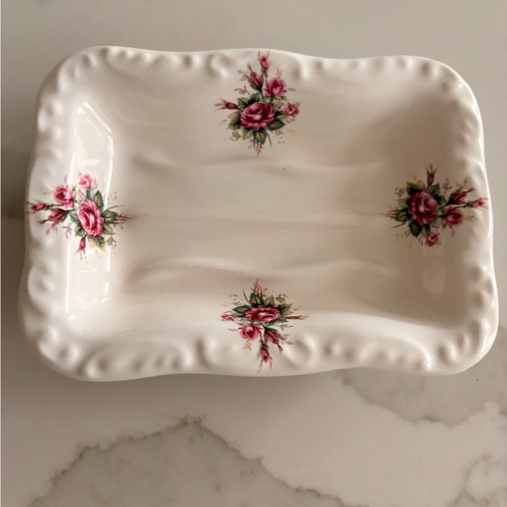 Athena White with Roses soap dish - Picture 2 of 6